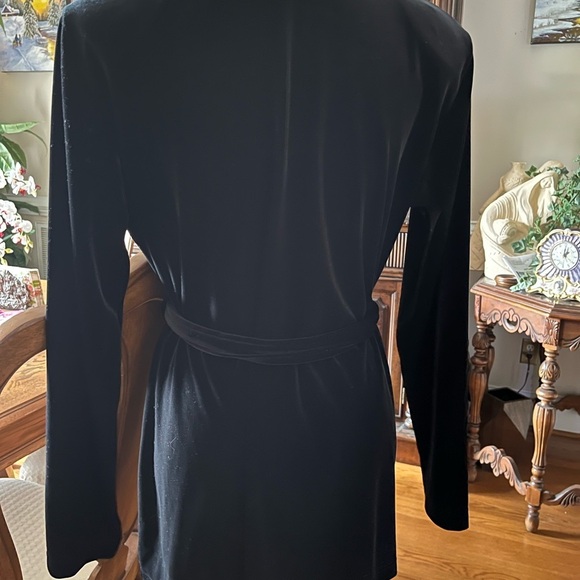 Chic Black Velvet button jacket with belt - Picture 14 of 16